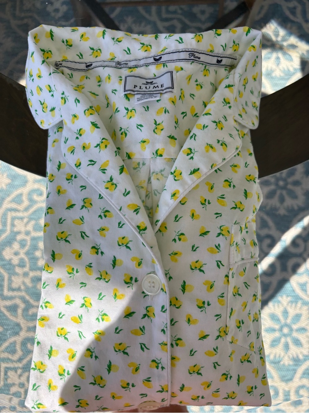 Petite Plume women’s 100% short sleeve & drawstring shorts size small.